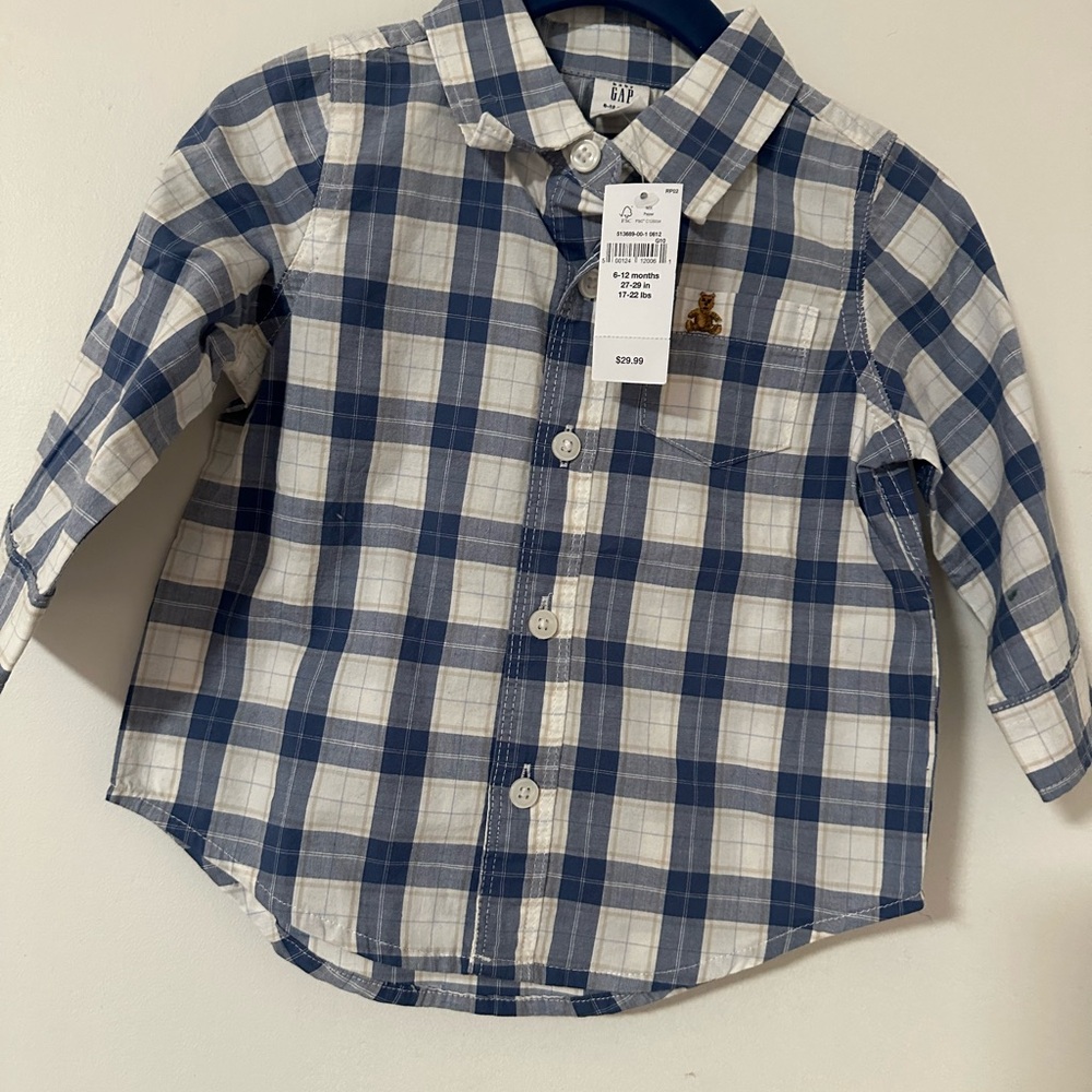 GAP Navy Blue Plaid Button Down Shirt
It's not new but it's like new. Used once